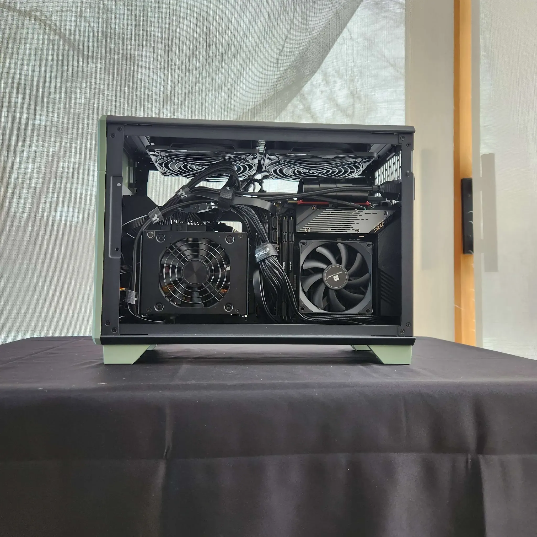 RTX 5070 | Ryzen 7 7700 | 32GB DDR5 | 2TB NVMe | WiFi | SFF